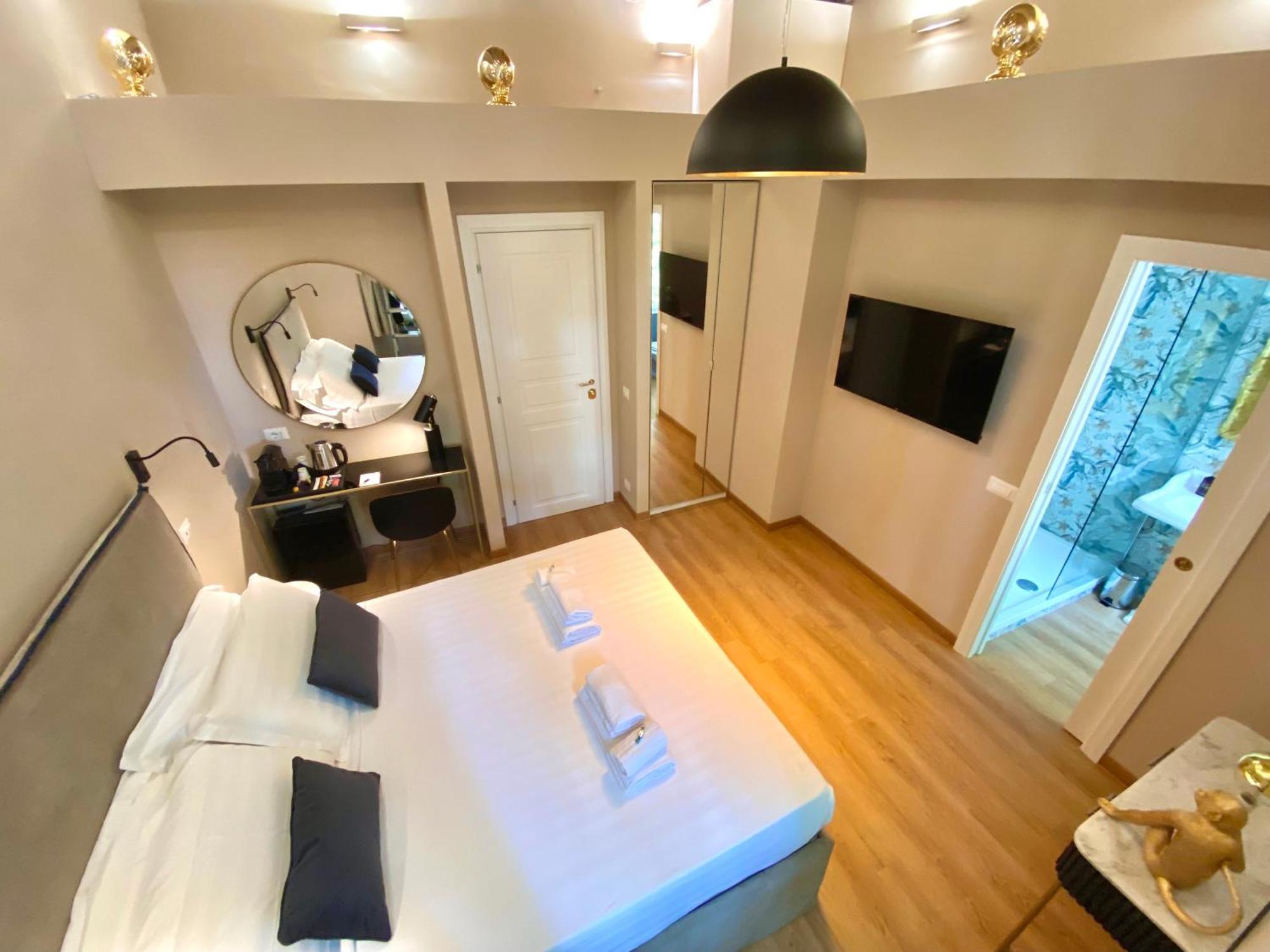 Queen Of Rome Luxury Rooms Екстериор снимка