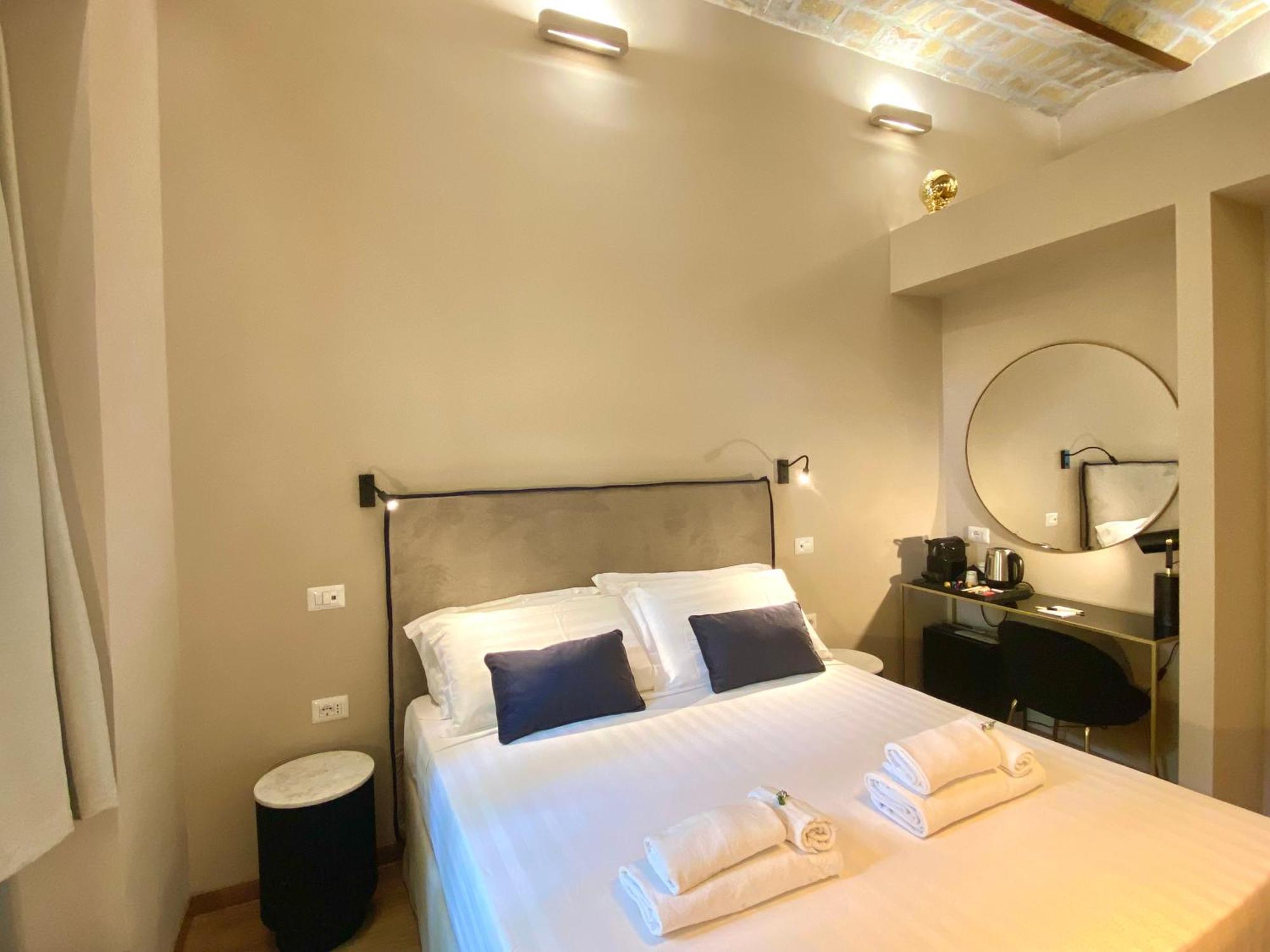 Queen Of Rome Luxury Rooms Екстериор снимка