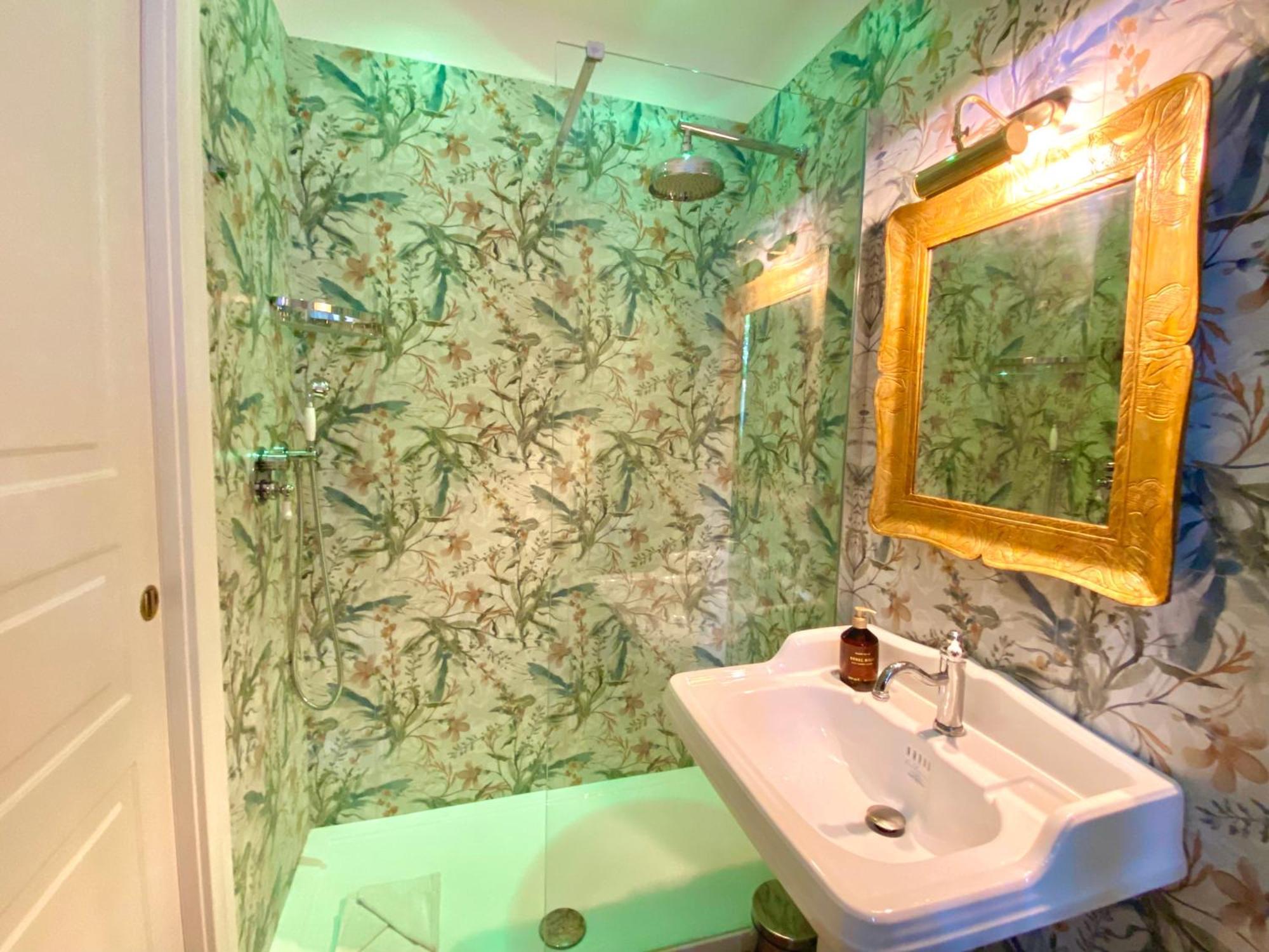 Queen Of Rome Luxury Rooms Екстериор снимка