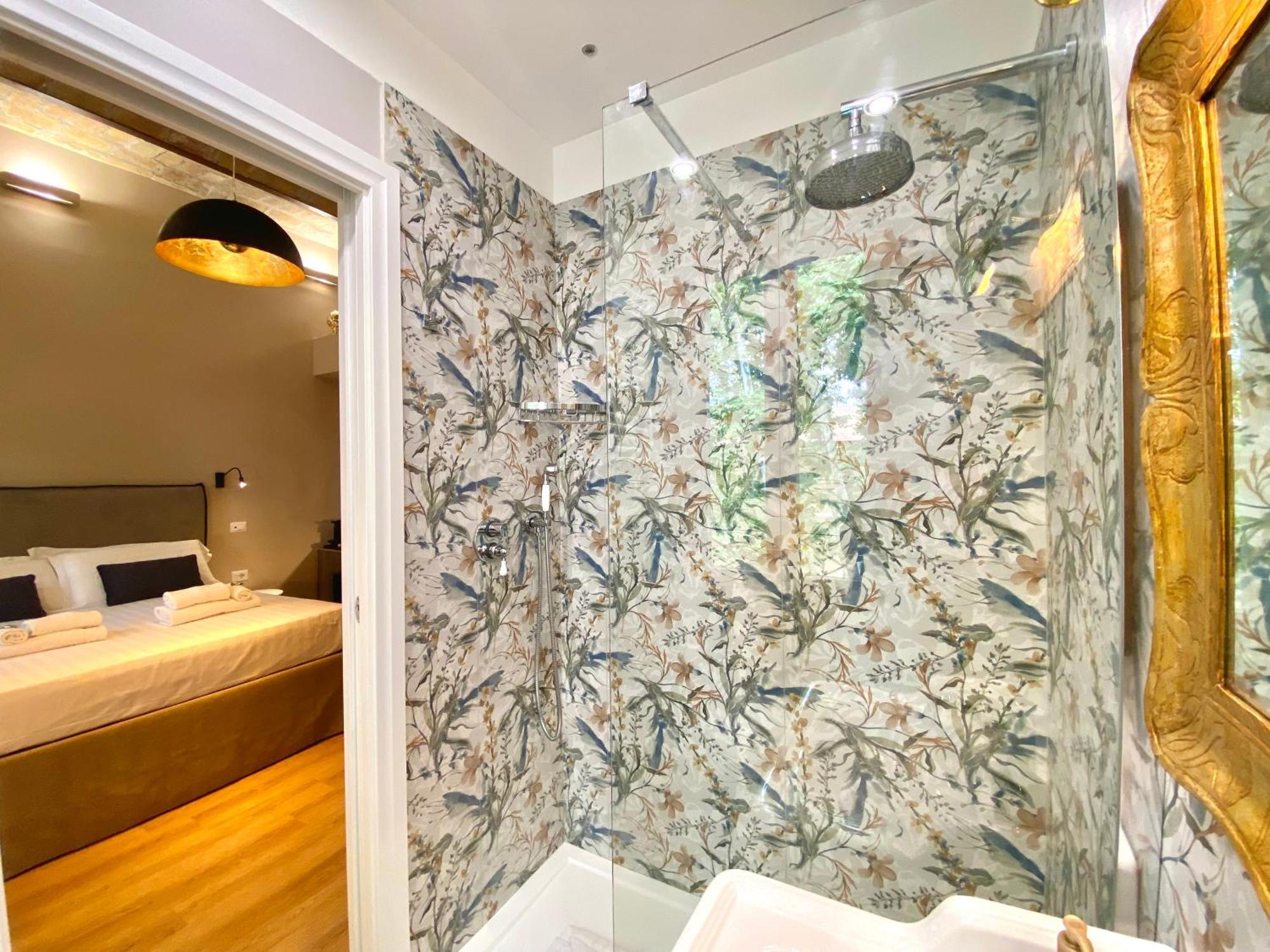 Queen Of Rome Luxury Rooms Екстериор снимка