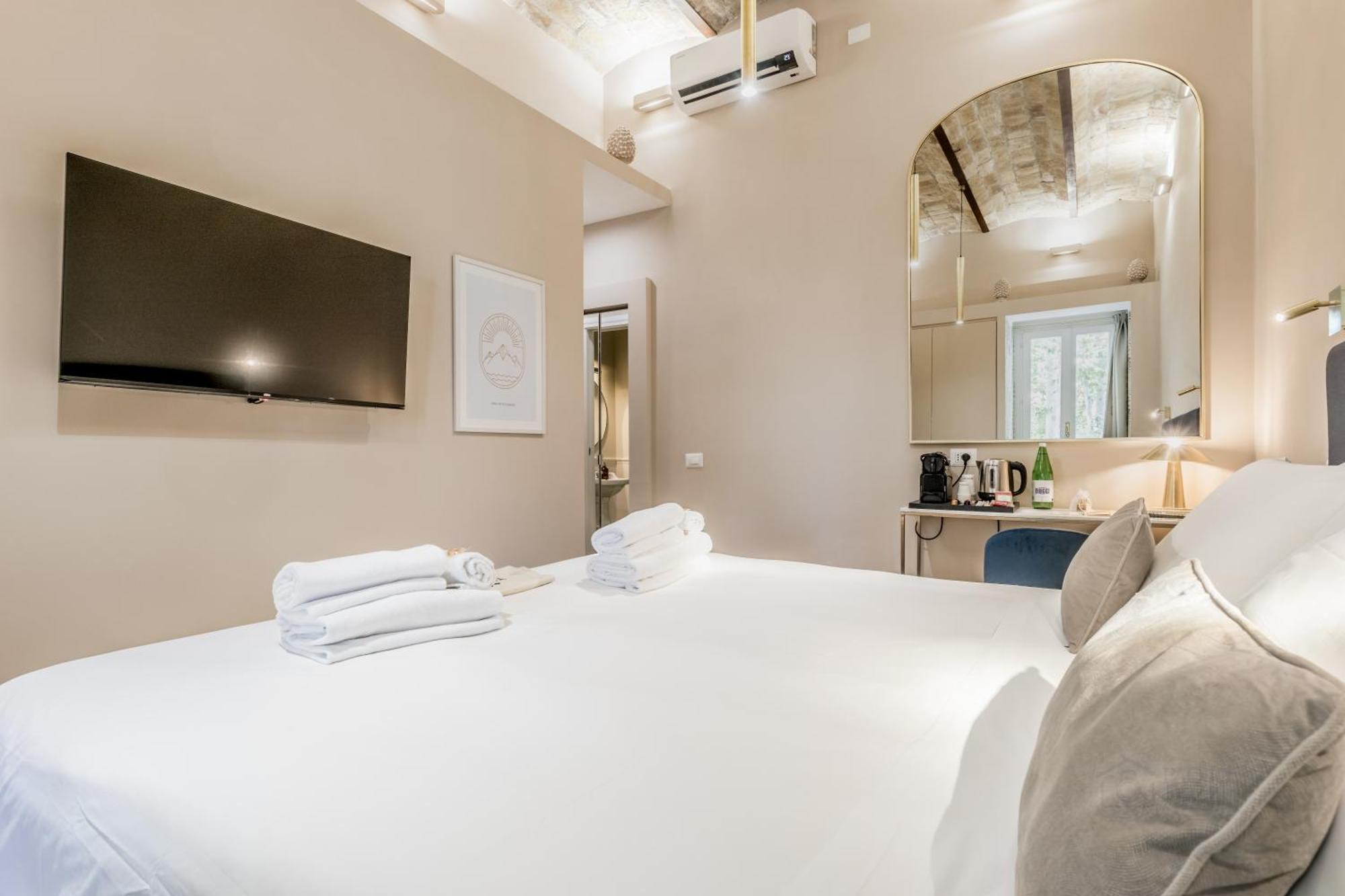 Queen Of Rome Luxury Rooms Екстериор снимка