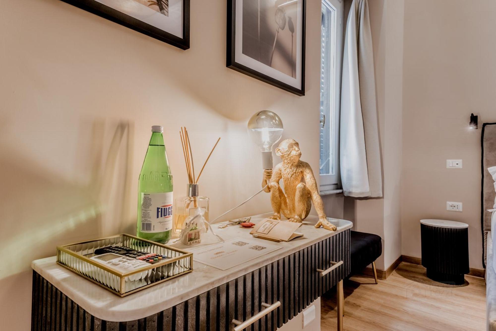 Queen Of Rome Luxury Rooms Екстериор снимка