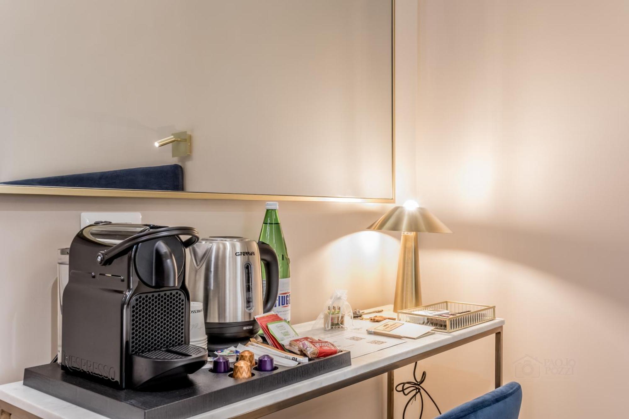 Queen Of Rome Luxury Rooms Екстериор снимка